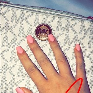 Meet your Posher, Allie